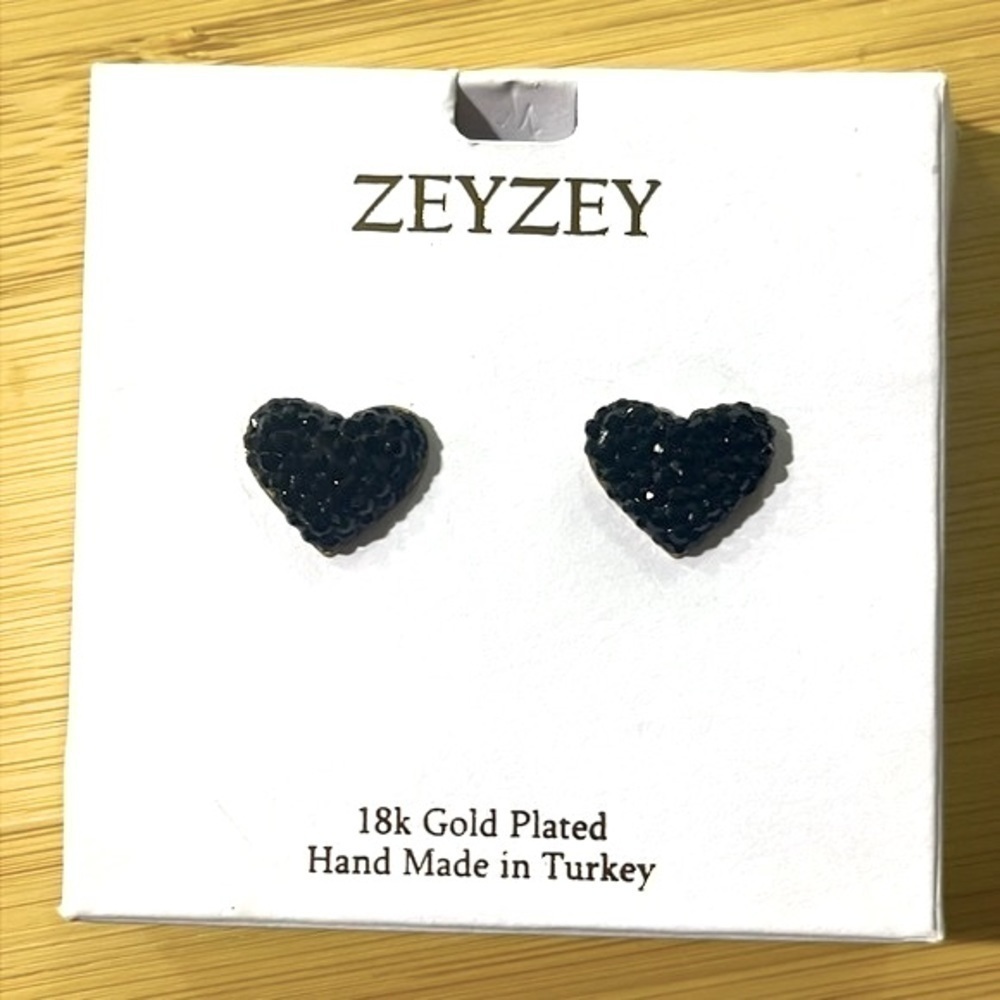 Brand New 18K Gold Plated Black Heart Beaded Stud Post Earrings Handmade Turkey